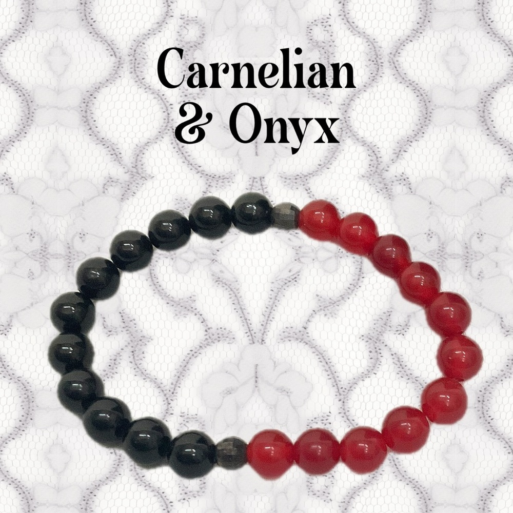 Hand Crafted Carnelian and Onyx Beaded Stretch Bracelet NWOT